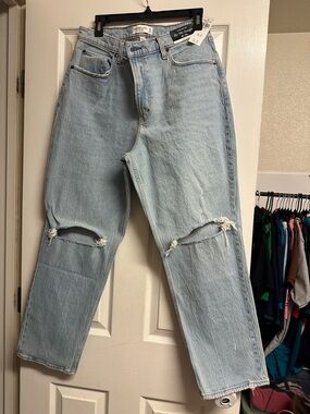 Abercrombie & Fitch Light Blue '90s Straight High-Rise Jeans
